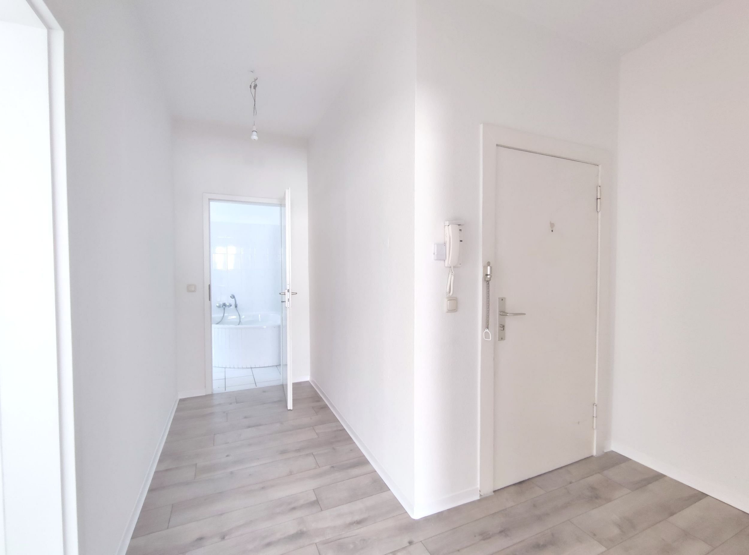 Wohnung zur Miete 417 € 2 Zimmer 64,1 m²<br/>Wohnfläche 1.<br/>Geschoss ab sofort<br/>Verfügbarkeit Oldenburger Str. 3 Nicolaiplatz Magdeburg 39124