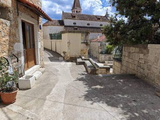 Haus zum Kauf 320.000 € 10 Zimmer 270 m² Milna Milna