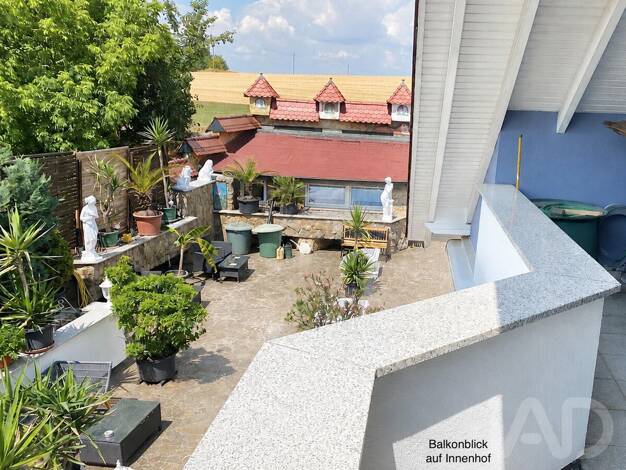Haus zum Kauf 999.000 € 9 Zimmer 209,8 m² 903 m² Grundstück Waldbüttelbrunn 97297
