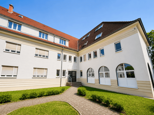 Wohnung zur Miete 705 € 3 Zimmer 83 m² EG Alte Lauchstädter Straße 7 Merseburg Merseburg 06217