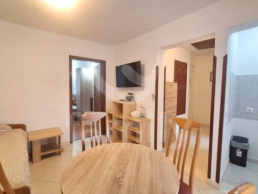 Wohnung zur Miete 700 € 1 Zimmer 37 m² 1. Geschoss Fažana