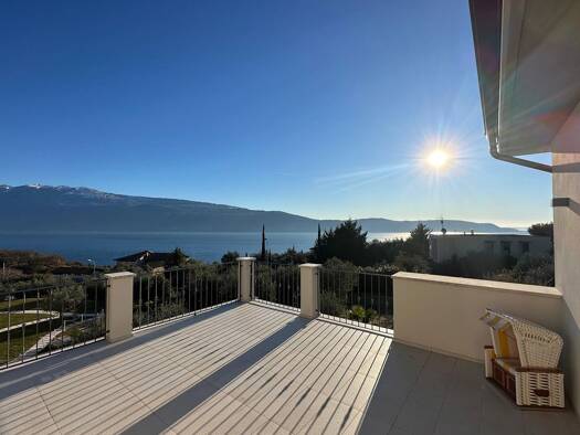 Villa zum Kauf 1.150.000 € 7 Zimmer 300 m² 2.000 m² Grundstück Toscolano Maderno 25088