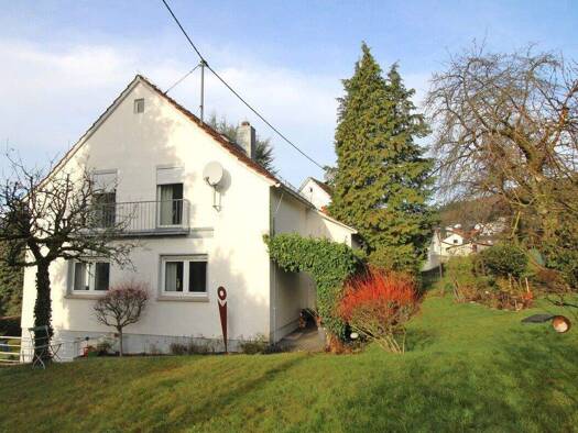 Einfamilienhaus zur Miete 1.350 € 5 Zimmer 100 m² 900 m² Grundstück frei ab sofort Ehlhalten Eppstein-Ehlhalten 65817