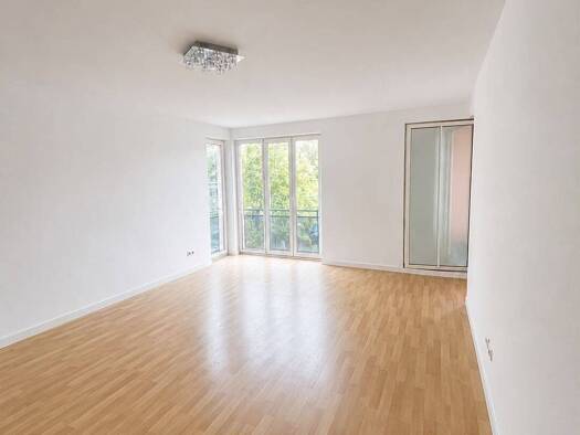 Wohnung zur Miete 450 € 2 Zimmer 57 m² Geschoss 2/4 frei ab 01.10.2026 Dresdner Straße 50 Meißen Meißen 01662