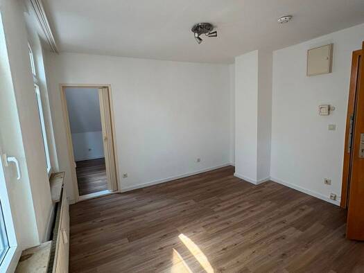Wohnung zur Miete 280 € 2 Zimmer 27 m² 3. Geschoss frei ab 01.08.2026 Linden-Mitte Hannover 30449