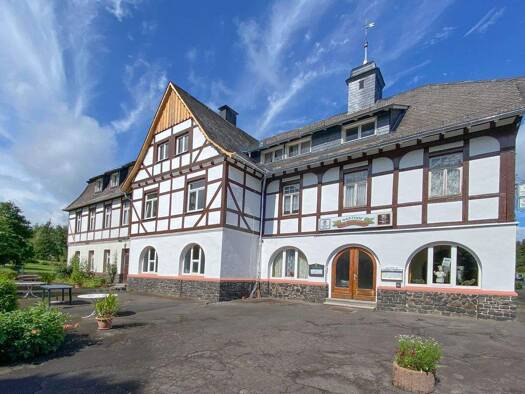 Hotel zum Kauf 795.000 € 10 Zimmer 580 m² Gastrofläche 5.307 m² Grundstück Ilbeshausen-Hochwaldhausen Grebenhain 36355