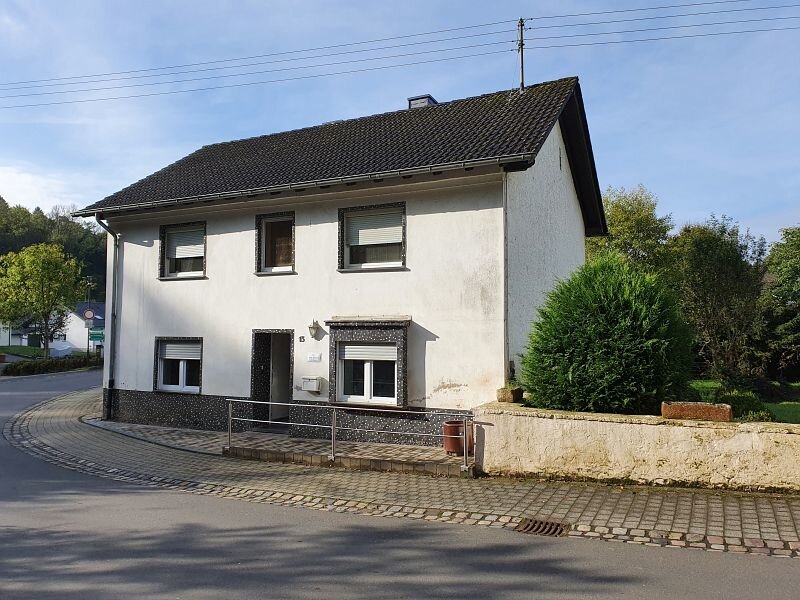 Einfamilienhaus zum Kauf 158.000 € 5 Zimmer 148 m²<br/>Wohnfläche 1.070 m²<br/>Grundstück Stahl Bitburg 54634