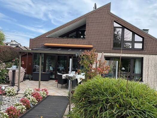 Einfamilienhaus zum Kauf 449.000 € 8 Zimmer 255 m² 715 m² Grundstück frei ab 01.01.2027 Neuenrade Neuenrade 58809