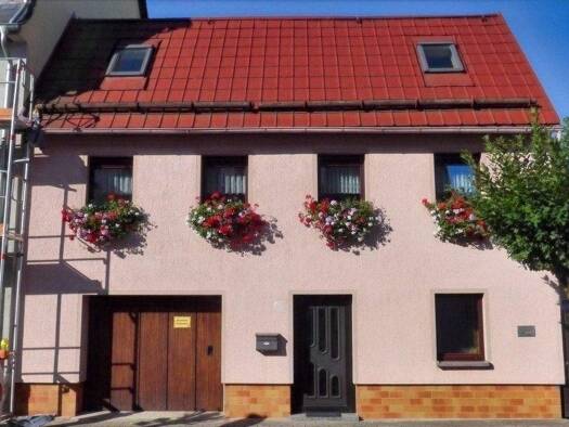 Reihenendhaus zum Kauf provisionsfrei 120.000 € 7 Zimmer 162 m² 350 m² Grundstück Lichtenstein 09350