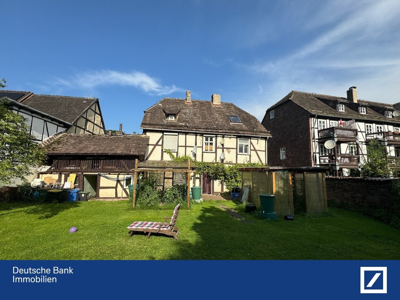 Mehrfamilienhaus zum Kauf provisionsfrei als Kapitalanlage geeignet 75.000 € 11 Zimmer 235 m²<br/>Wohnfläche 549 m²<br/>Grundstück Höxter - Kernstadt Höxter 37671