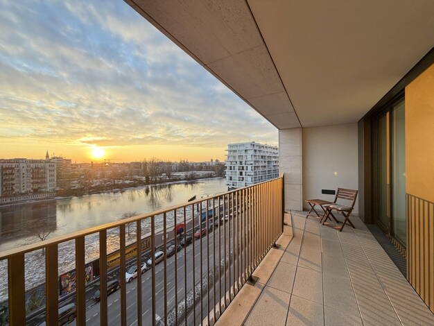 Wohnung zur Miete 1.680 € 2 Zimmer 57 m² Mühlenstrasse 20 Friedrichshain Berlin 10243