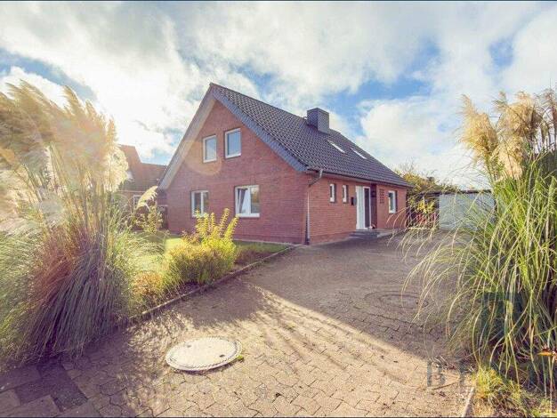 Einfamilienhaus zum Kauf 248.000 € 5 Zimmer 140 m² 747 m² Grundstück Lüdingworth Cuxhaven / Lüdingworth 27478