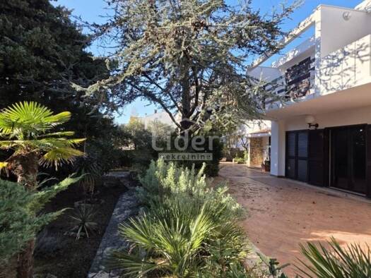 Haus zum Kauf 1.200.000 € 7 Zimmer 372 m² Novalja Novalja