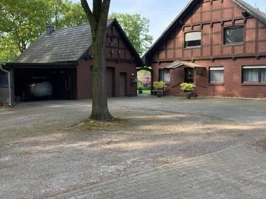 Mehrfamilienhaus zum Kauf provisionsfrei 649.000 € 7 Zimmer 230 m² 10.000 m² Grundstück Großenging Lindern 49699
