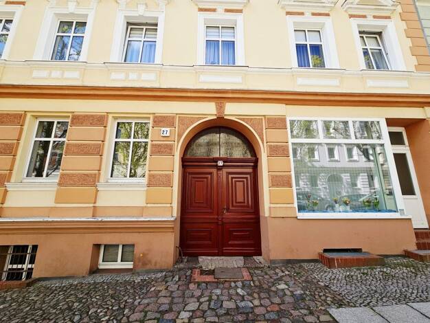 Mehrfamilienhaus zum Kauf als Kapitalanlage geeignet 895.000 € 16 Zimmer 441,7 m² 739 m² Grundstück August-Bebel-Straße 27 Eberswalde 16225