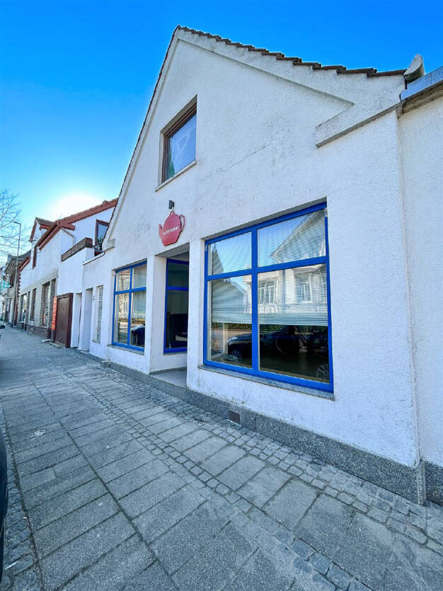 Wohn- und Geschäftshaus zum Kauf als Kapitalanlage geeignet 229.000 € 5 Zimmer 179 m² 250 m² Grundstück Grohn Bremen 28759