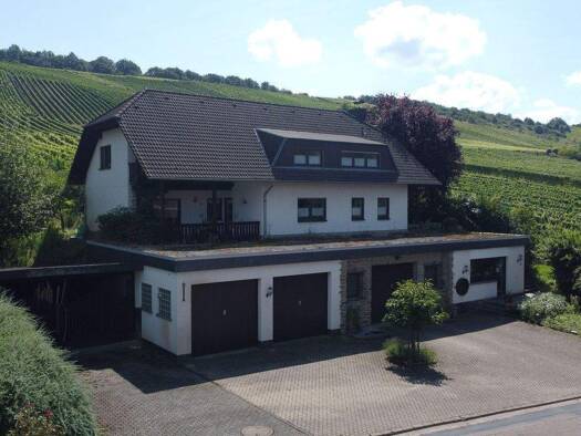 Mehrfamilienhaus zum Kauf 479.000 € 10 Zimmer 308 m² 1.500 m² Grundstück frei ab sofort St. Helena Str. 16 Neumagen Neumagen-Dhron 54347