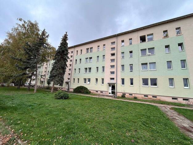 Wohnung zur Miete 325 € 3 Zimmer 58 m² 1. Geschoss Straße des Aufbaus 27 Gröbzig 06388