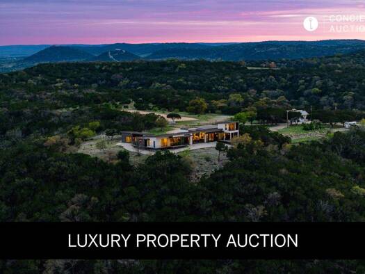 Einfamilienhaus zum Kauf 394 m² 511.117 m² Grundstück 5081 Bandera Hwy Bandera County 78010