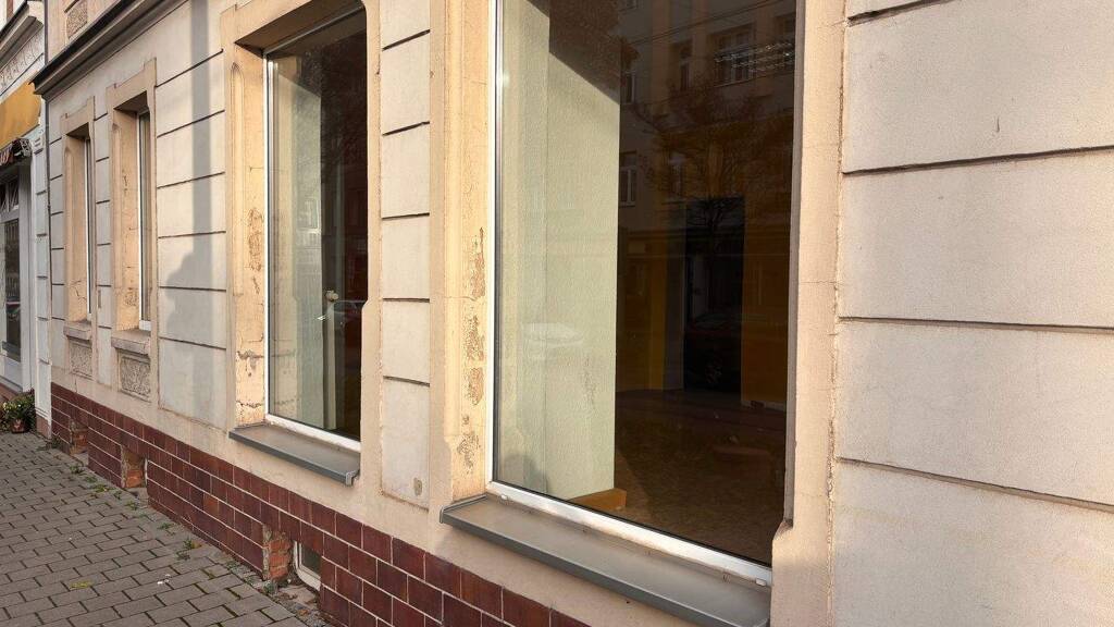 Verkaufsfläche zur Miete 340 € 3 Zimmer 43,7 m² Verkaufsfläche Reichsstraße 71 Innenstadt Gera 07545