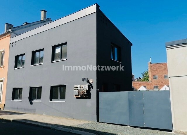 Mehrfamilienhaus zum Kauf 750.000 € 12 Zimmer 420 m²<br/>Wohnfläche 1.240 m²<br/>Grundstück Westend Hof 95028