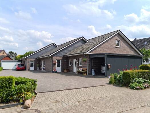 Wohnanlage zum Kauf als Kapitalanlage geeignet 755.000 € 226,5 m² 999 m² Grundstück Großenmeer Ovelgönne , Kr Wesermarsch 26939