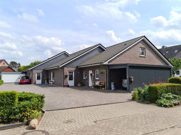 Wohnanlage zum Kauf als Kapitalanlage geeignet 755.000 € 226,5 m² 999 m² Grundstück Großenmeer Ovelgönne , Kr Wesermarsch 26939