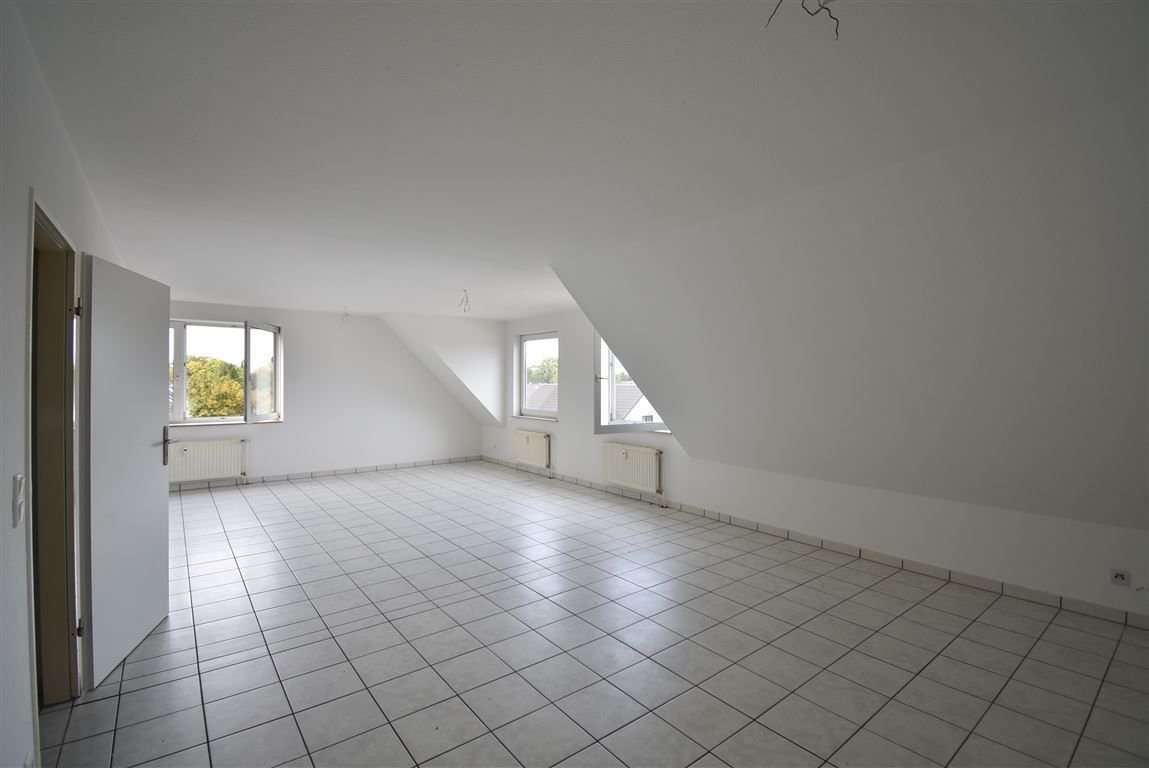 Wohnung zur Miete 505 € 1 Zimmer 54 m²<br/>Wohnfläche 3.<br/>Geschoss ab sofort<br/>Verfügbarkeit Möllen Voerde (Niederrhein) 46562