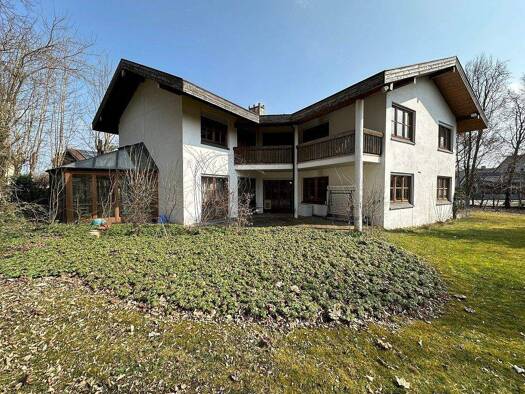 Einfamilienhaus zum Kauf 895.000 € 8 Zimmer 246,6 m² 1.246 m² Grundstück frei ab 01.08.2026 Burghausen 84489