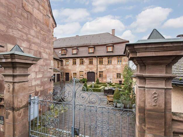 Haus zur Miete 2.490 € 6 Zimmer 227 m² Mögeldorf Nürnberg 90482