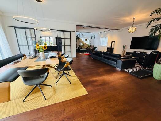 Maisonette zur Miete 2.074 € 4 Zimmer 216 m² frei ab 01.10.2026 Burghaslach Burghaslach 96152