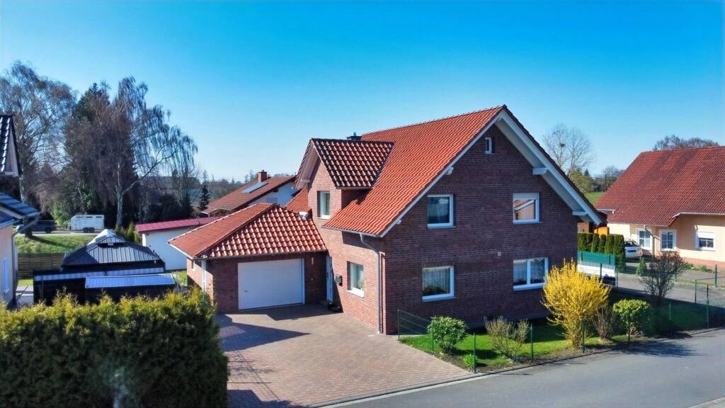 Einfamilienhaus zum Kauf 310.000 € 8 Zimmer 125,8 m² 536 m² Grundstück frei ab 01.01.2027 Gieleroth 57610