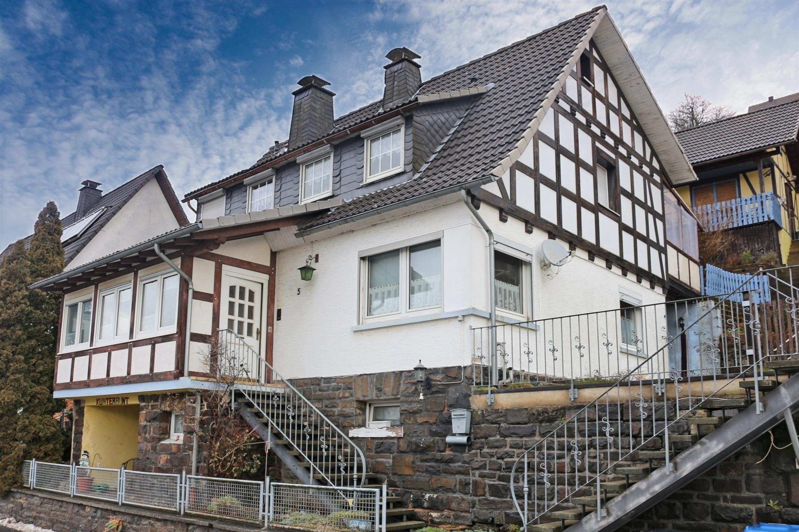 Einfamilienhaus zum Kauf 119.000 € 5 Zimmer 140 m²<br/>Wohnfläche 605 m²<br/>Grundstück Hallenberg Hallenberg 59969