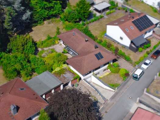 Einfamilienhaus zum Kauf 685.000 € 6 Zimmer 144 m² 1.735 m² Grundstück frei ab sofort Waldstraße 19 Röttenbach 91341