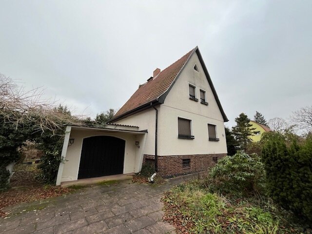 Einfamilienhaus zum Kauf 445.000 € 4 Zimmer 124 m²<br/>Wohnfläche 900 m²<br/>Grundstück ab sofort<br/>Verfügbarkeit Finkenkrug Falkensee 14612