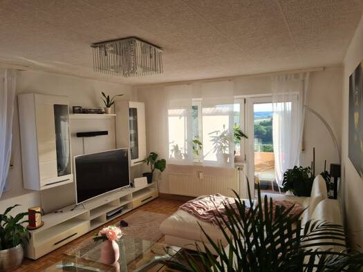 Wohnung zur Miete 570 € 3 Zimmer 73,6 m² Geschoss 2/3 frei ab 01.05.2026 Weikersheim 97990