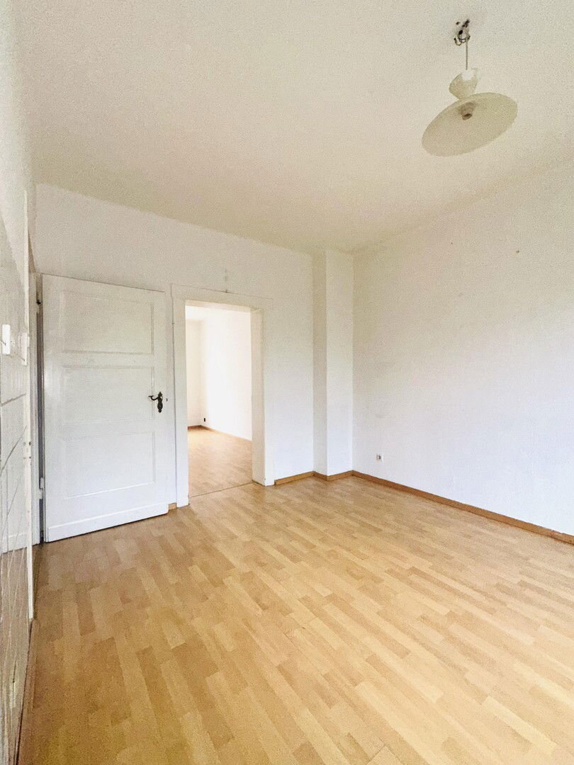 Wohnung zum Kauf provisionsfrei 109.000 € 2,5 Zimmer 54 m²<br/>Wohnfläche EG<br/>Geschoss Siegfriedstraße.54 Zoo Wuppertal 42117