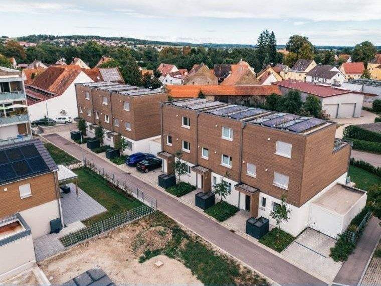 Immobilie in Oettingen i.Bay. - Ihr neues Zuhause - Hochwertiges Reiheneckhaus zum Erstbezug! - Bild 2