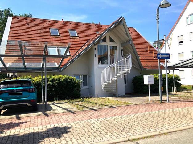 Wohnung zur Miete 230 € 1 Zimmer 30 m² Dachgeschoss, 2. Geschoss frei ab 01.08.2025 Am Höhenweg 9 Glauchau Glauchau 08371