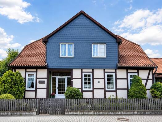 Mehrfamilienhaus zum Kauf 299.000 € 13 Zimmer 308 m² 1.585 m² Grundstück Groß Hehlen Celle 29229