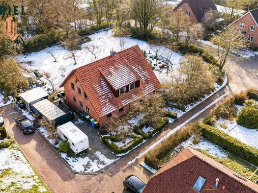 Einfamilienhaus zum Kauf 459.000 € 8 Zimmer 204 m² 1.760 m² Grundstück Wiesens Aurich 26605