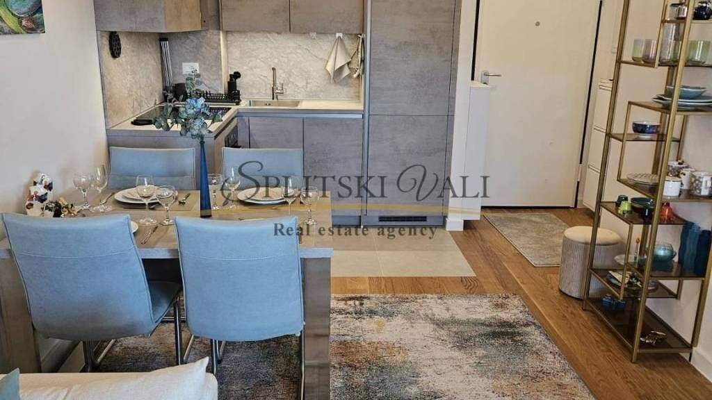 Studio zur Miete 900 € 1 Zimmer 40 m² 3. Geschoss Split