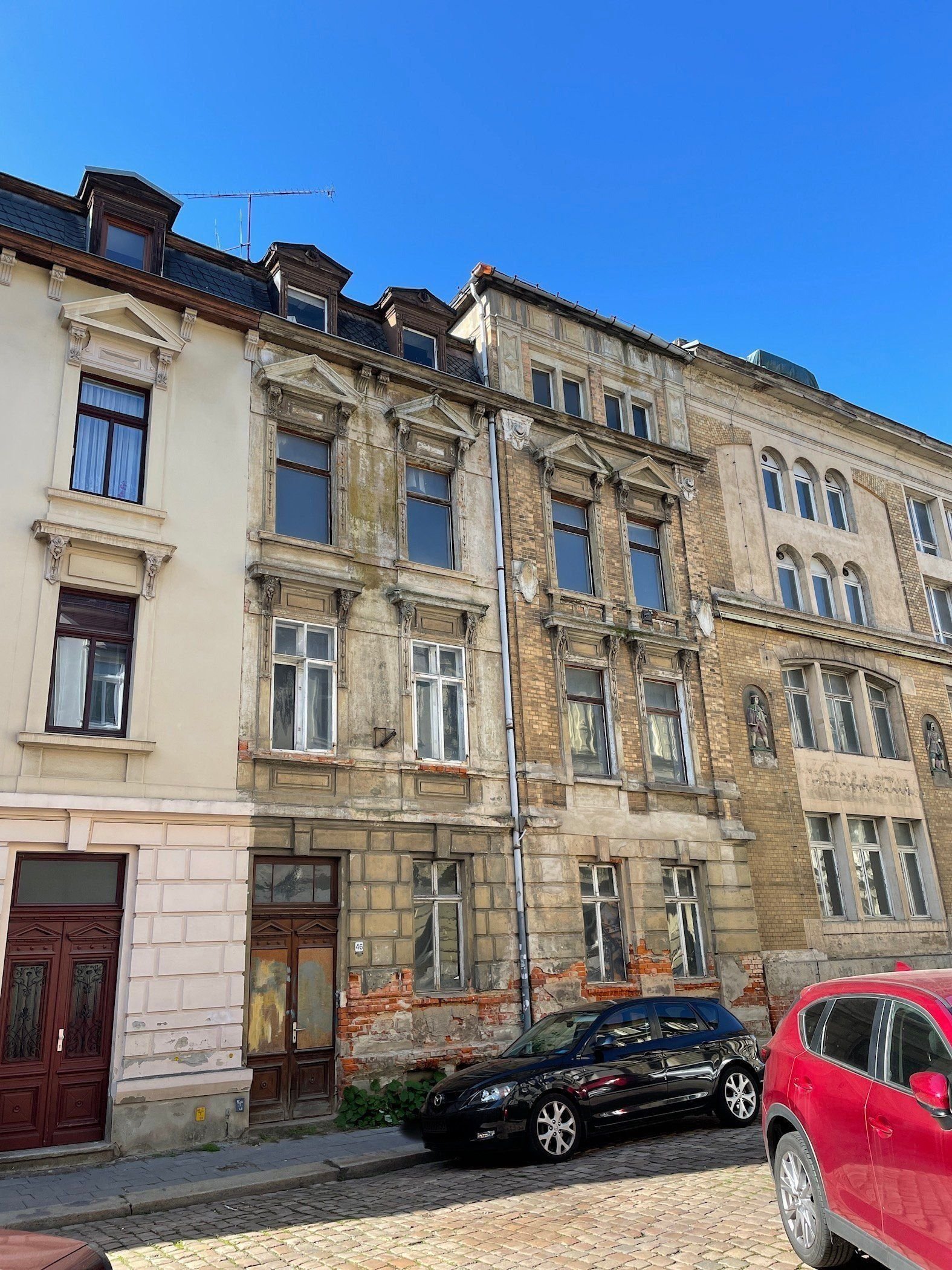 Mehrfamilienhaus zum Kauf provisionsfrei 79.000 € 16 Zimmer 346 m²<br/>Wohnfläche 193 m²<br/>Grundstück ab sofort<br/>Verfügbarkeit Fabrikstraße 46 Nordvorstadt Altenburg 04600