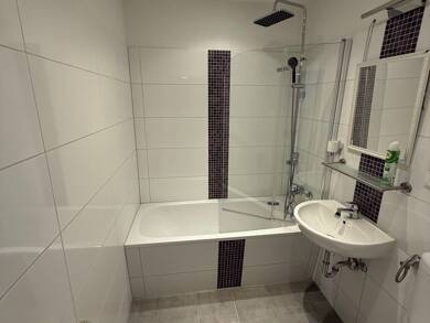 Wohnung zur Miete 390 € 3 Zimmer 57,2 m² 5. Geschoss frei ab sofort Jamboler Str. 26 Südstadt Halle 06130