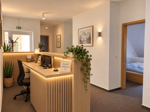 Hotel zur Miete 2.334 € 12 Zimmer 390,7 m² Gastrofläche Pößneck,Stadt Pößneck 07381