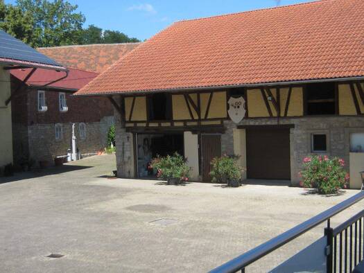 Bauernhaus zum Kauf 10 Zimmer 240 m² 3.237 m² Grundstück Ingolstadt Giebelstadt 97232