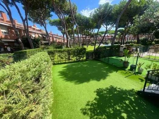Reihenhaus zur Miete 4.800 € 4 Zimmer 240 m² Calle De L'Ametlla S/N Gavà 08850