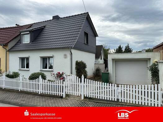 Doppelhaushälfte zum Kauf 140.000 € 4 Zimmer 135 m² 669 m² Grundstück frei ab sofort Gröst 06632