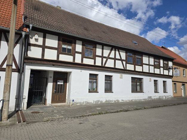 Immobilie zum Kauf provisionsfrei 79.000 € 8 Zimmer 300 m² 2.002 m² Grundstück frei ab sofort Wegeleben Wegeleben 38828