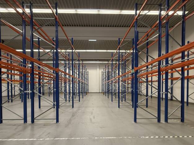 Lagerhalle zur Miete 8,50 € 704 m² Lagerfläche teilbar ab 704 m² Oststeinbek Oststeinbek 22113